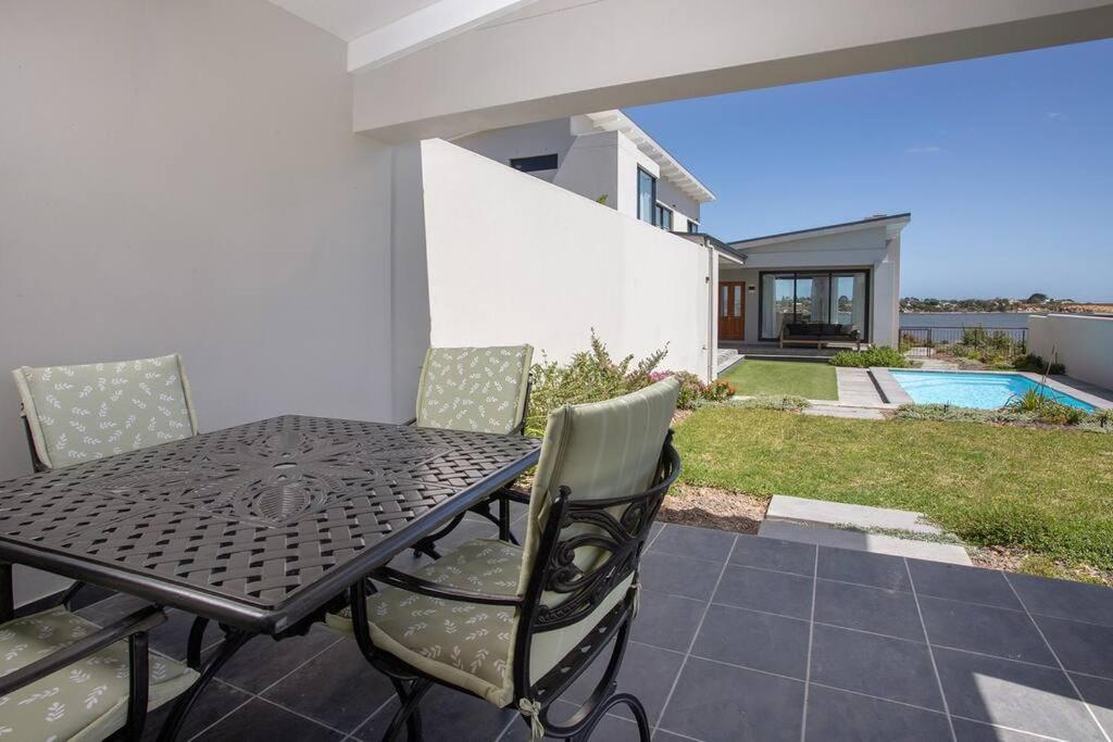 Benguela Cove - Coastal Retreat Villa Hermanus Exterior photo